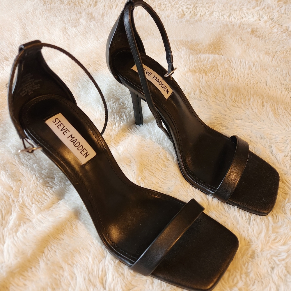Steve Madden square toed heels
